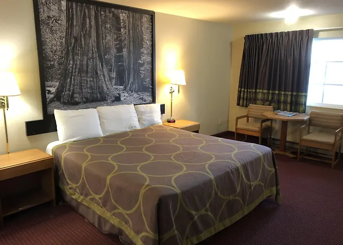 Super 8 By Wyndham Crescent City
